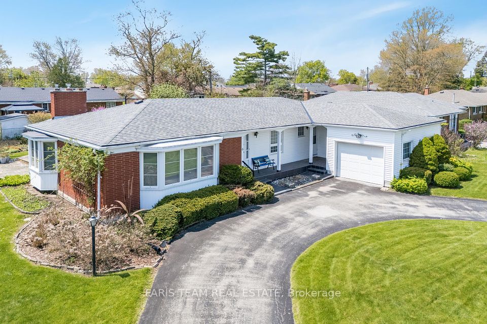 6 Glendale Drive, Welland, ON L3C 4Y6
