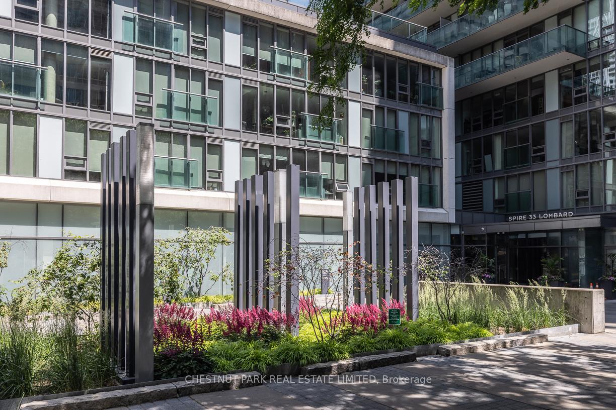 2 Bedrooms Condo at 33 Lombard, Toronto For sale