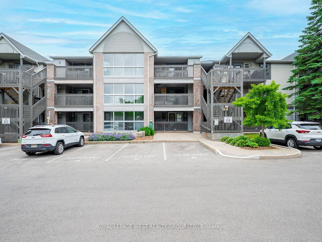 2 Bedrooms Condo at 2020 Cleaver, Burlington For sale