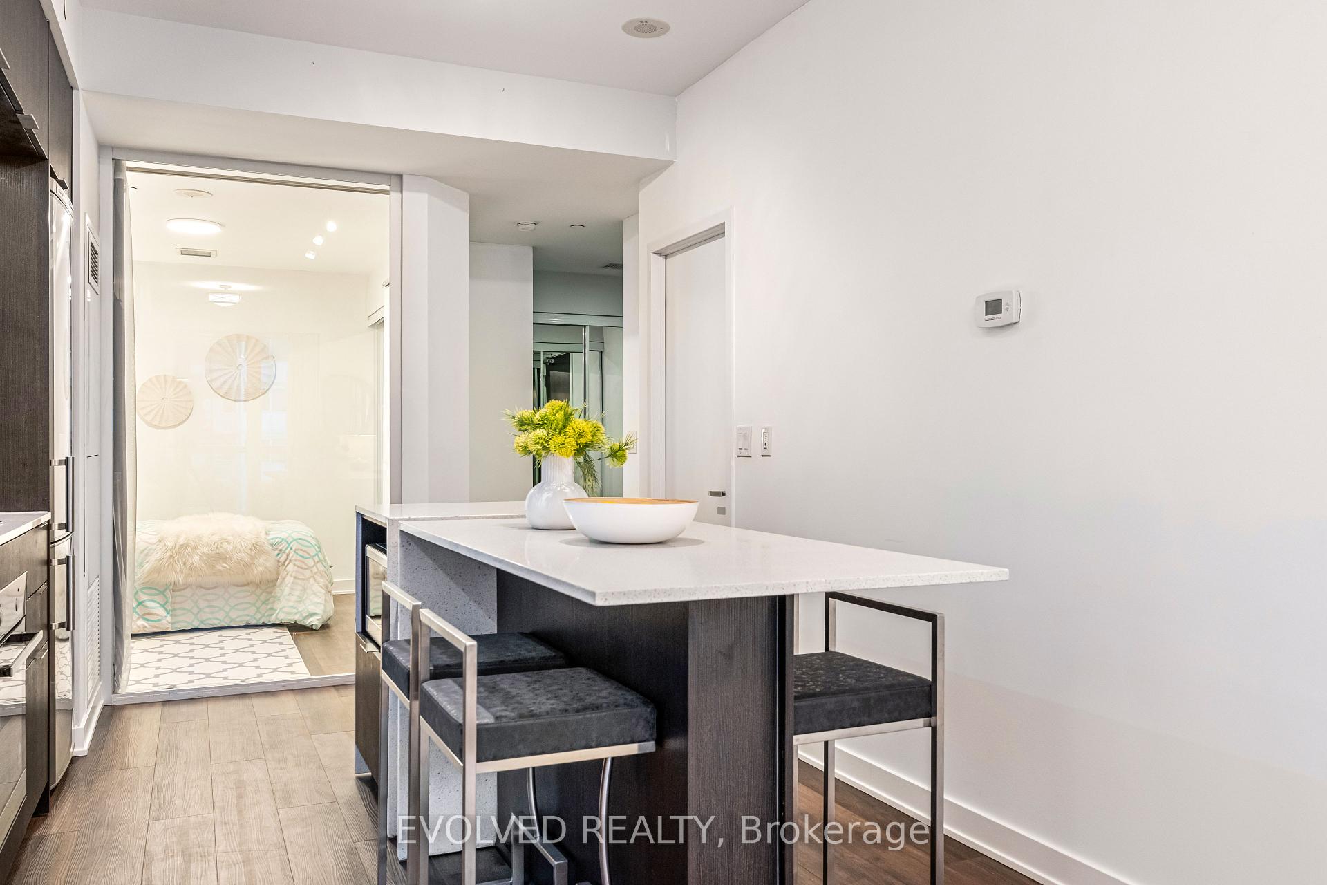 2 Bedrooms Condo at 55 Regent Park,  Toronto For sale