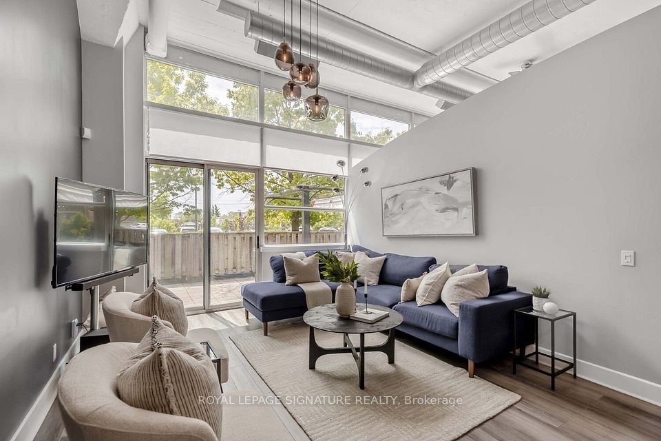 1001 Roselawn