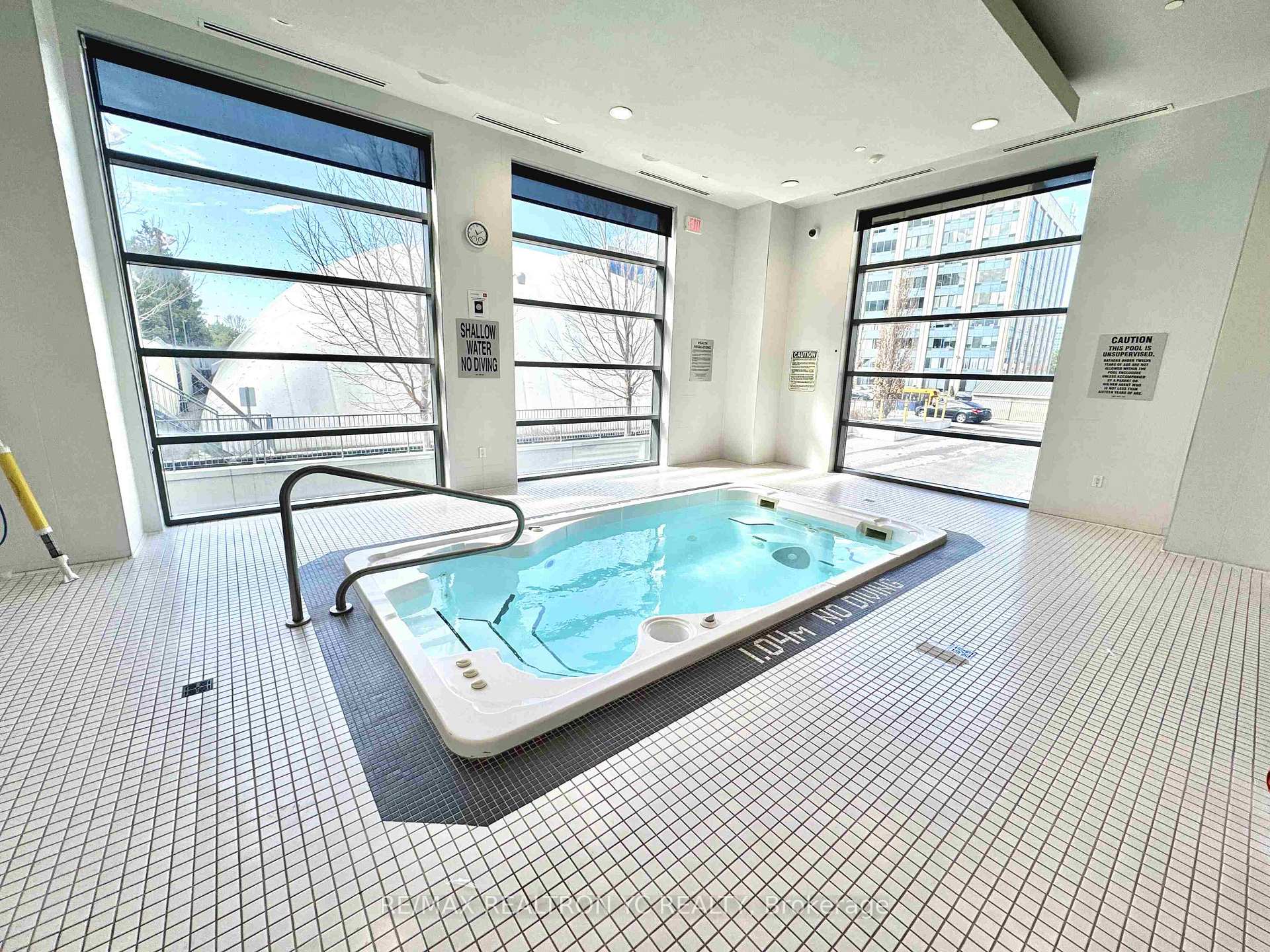 2 Bedrooms Condo at 55 Ann O’reilly,  Toronto For sale
