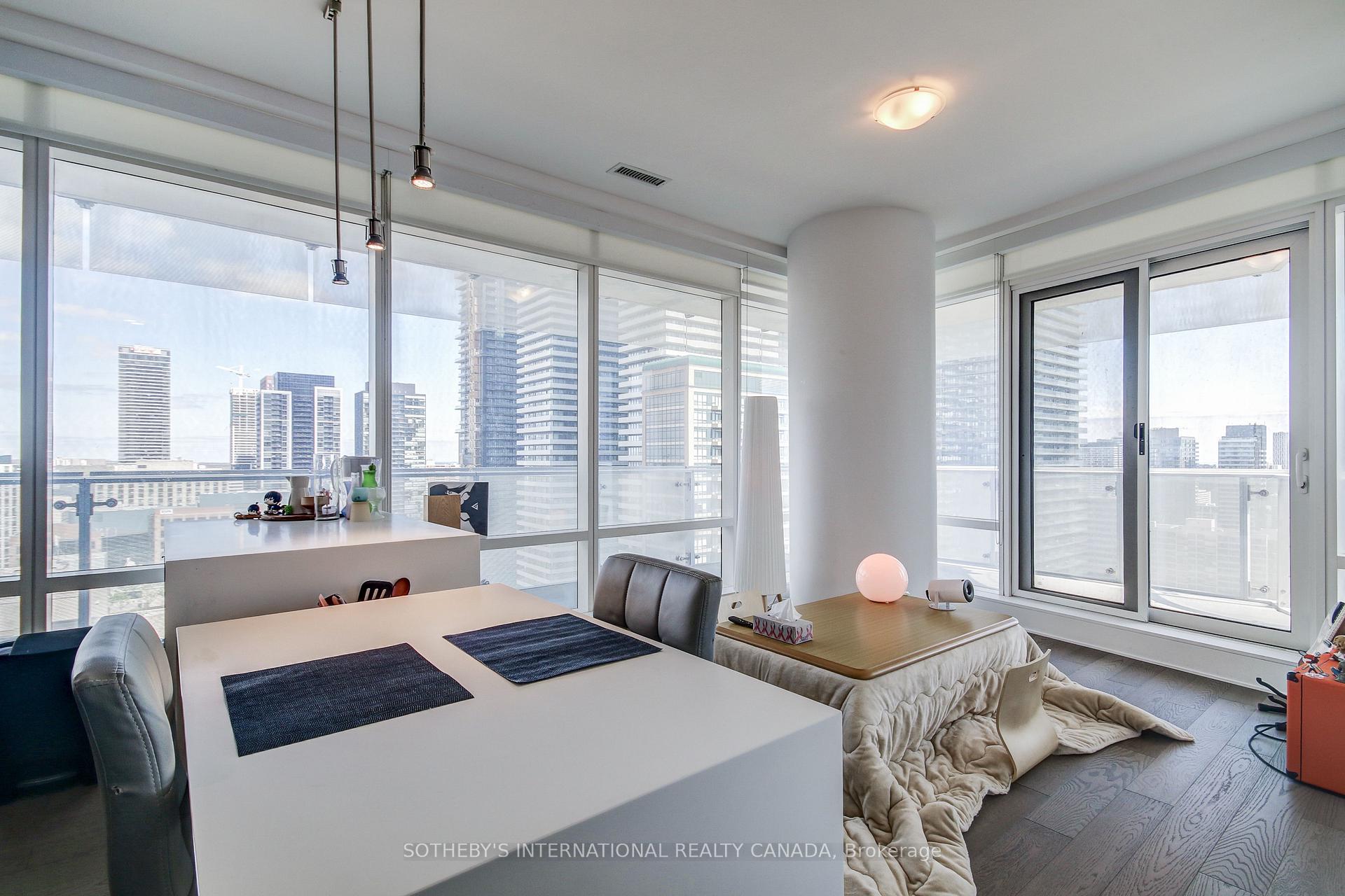 2 Bedrooms Condo at 1 Bloor, Toronto For sale