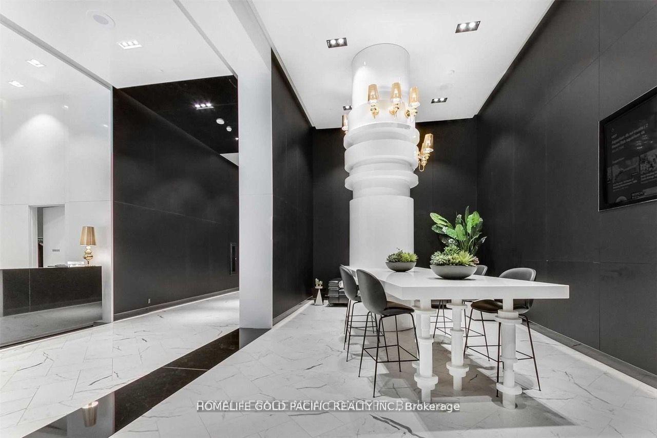 2 Bedrooms Condo at 87 Peter, Toronto For sale