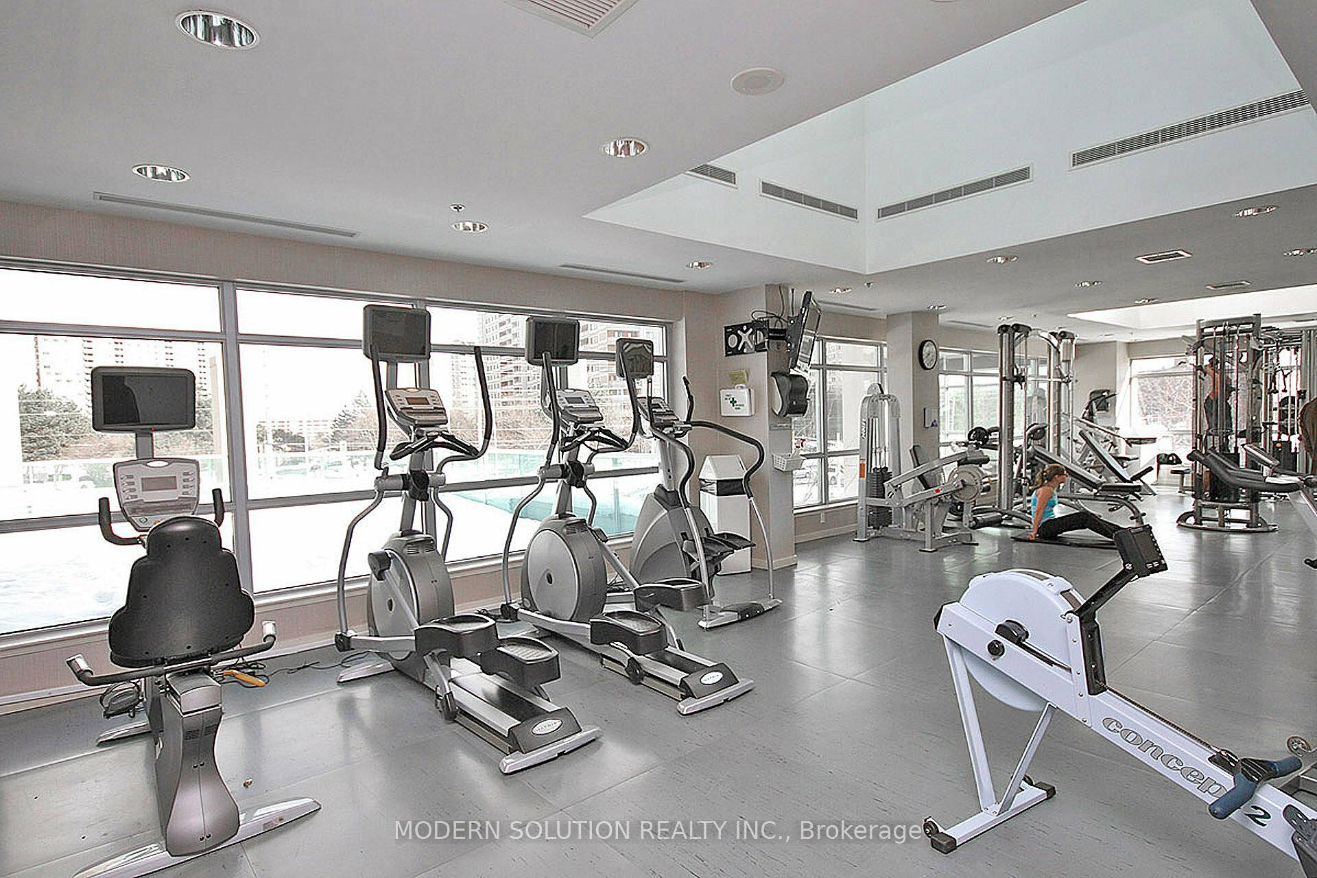 2 Bedrooms Condo at 1 Elm, Mississauga For sale