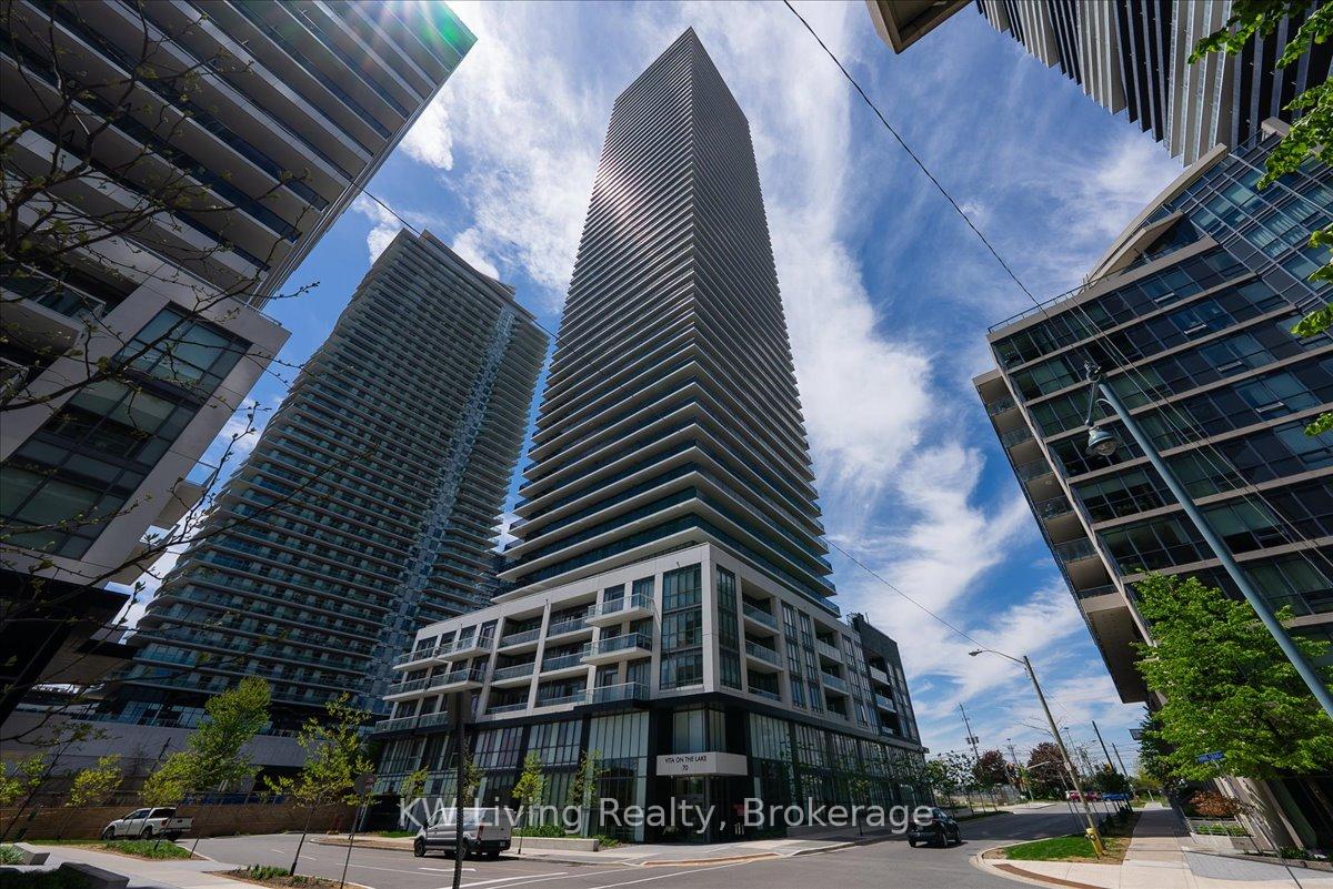 2 Bedrooms Condo at 70 Annie Craig, Toronto For sale