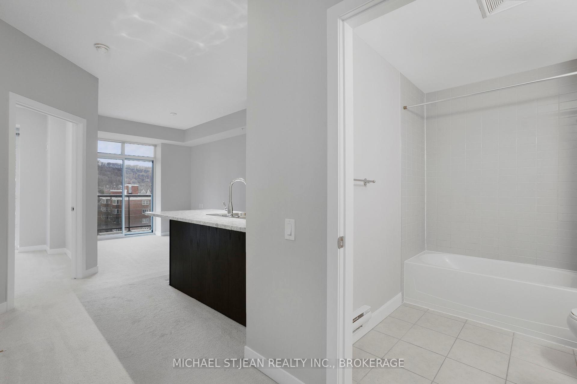 1 Bedroom Condo at 85 Robinson,  Hamilton For sale
