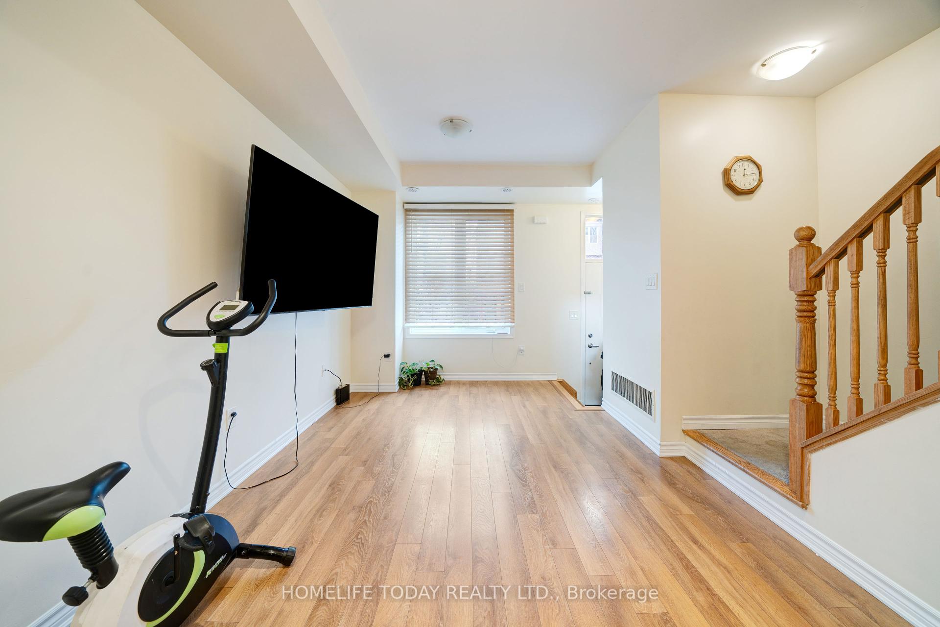 3 Bedrooms Condo at 45 Heron Park, Toronto For sale