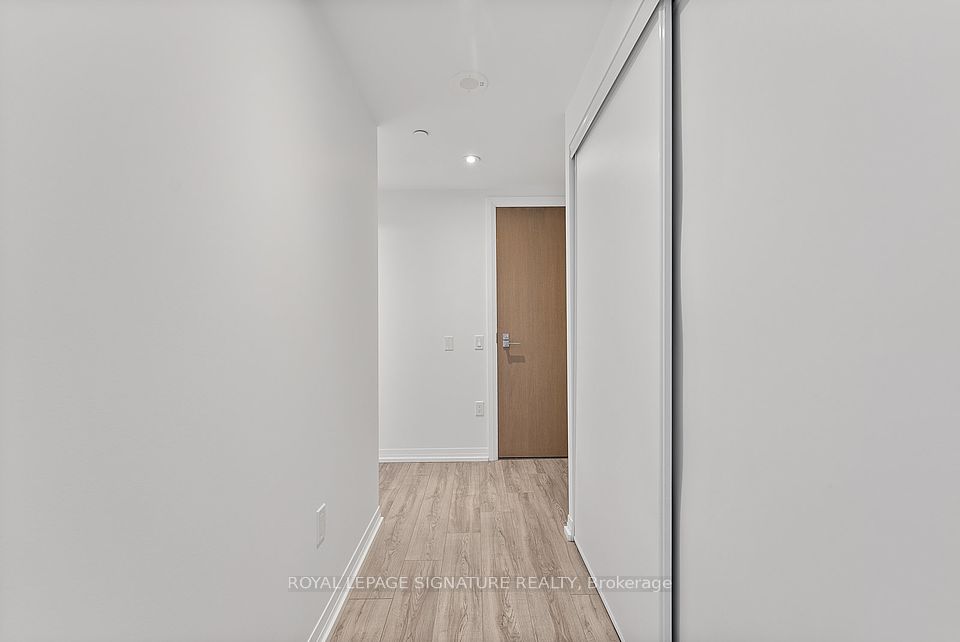 https://trreb-image.ampre.ca/g9tWYbVs3Udbr4R-4xWUzFVcS5_Jjfv_ozLbpqpdvf8/rs:fit:960:960/wm:.5:so:0:50:.4/wmsh:10/wmt:PHNwYW4gZm9yZWdyb3VuZD0nd2hpdGUnIGZvbnQ9JzY4Jz5ST1lBTCBMRVBBR0UgU0lHTkFUVVJFIFJFQUxUWSwgQnJva2VyYWdlPC9zcGFuPg/cb:20250417152151/L3RycmViL2xpc3RpbmdzLzQxLzAxLzY4LzgzL3AvYjg4YTdmNWUtMDkwNC00MWE2LTgwYzgtYjI1ZTYzOGFiYjcxLmpwZw.jpg
