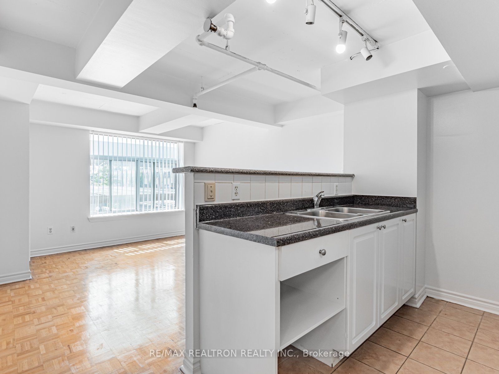 1401 Dupont Street, #614