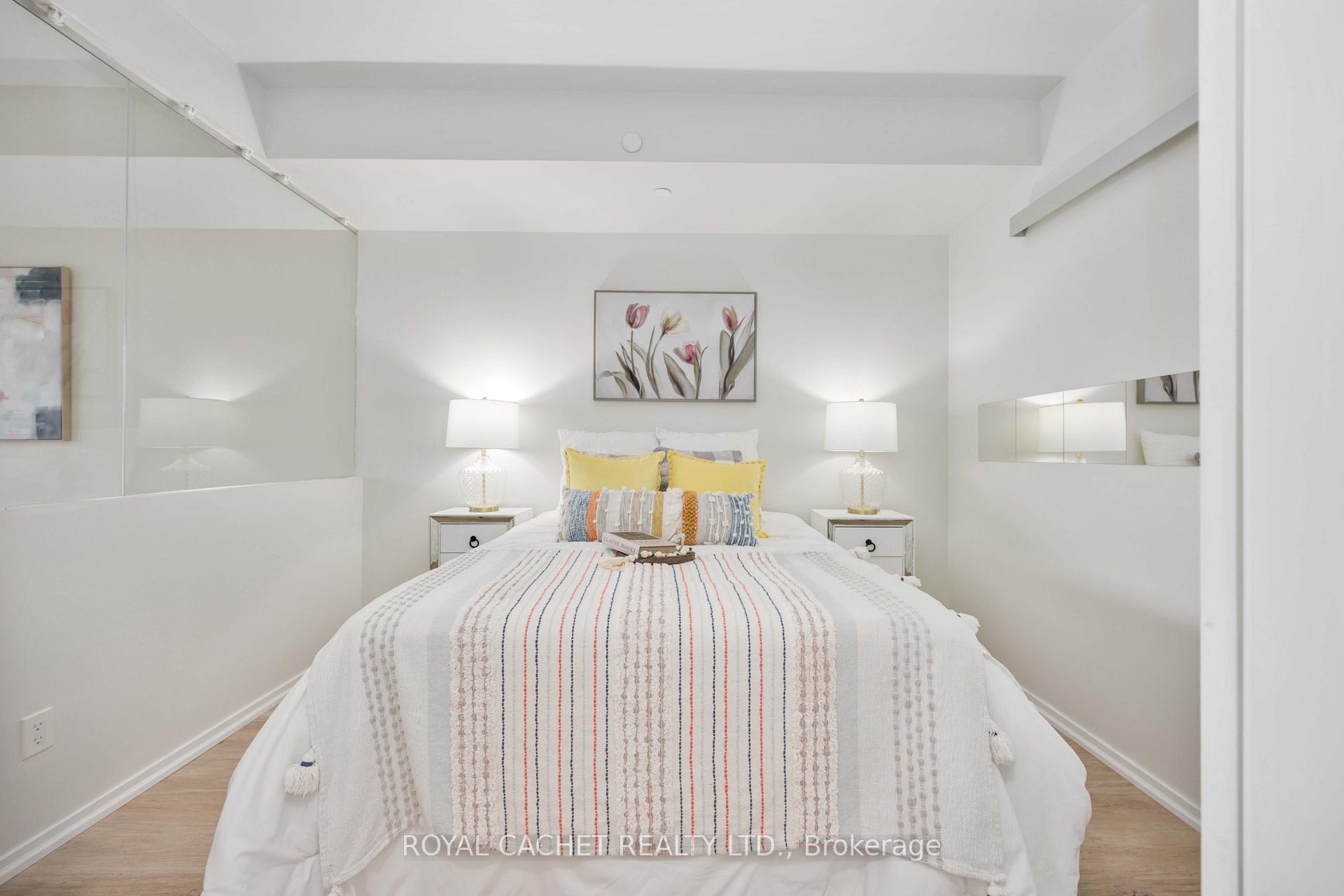 2 Bedrooms Condo at 197 Yonge,  Toronto For sale
