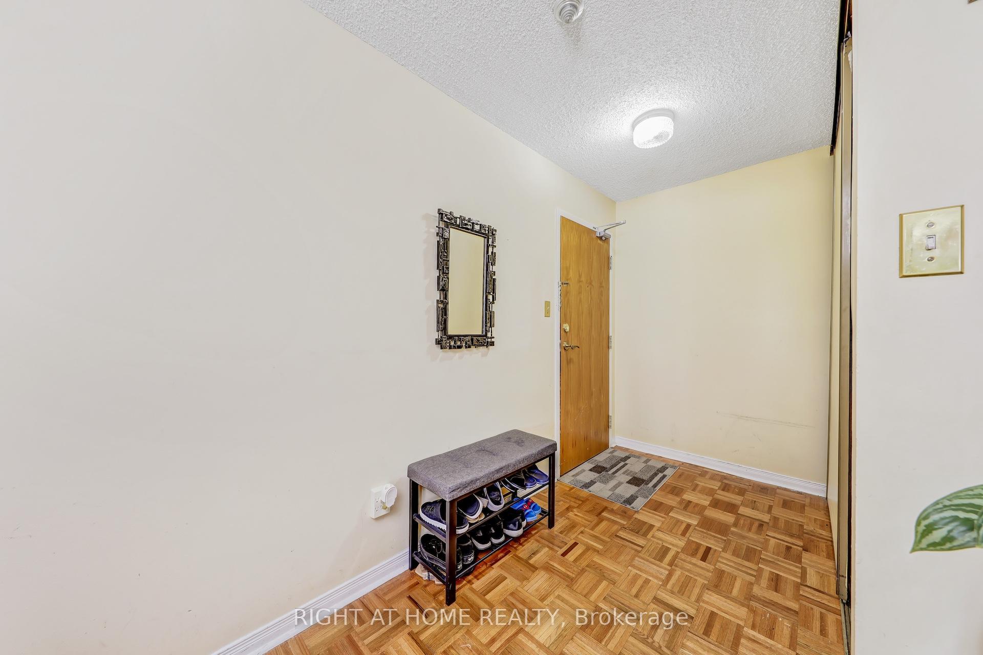 3 Bedrooms Condo at 1665 Victoria Park, Toronto For sale