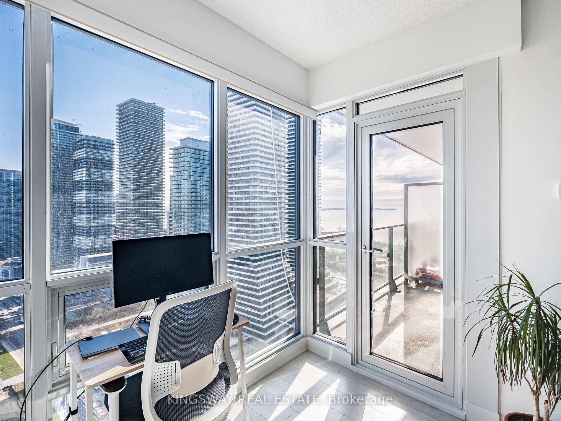 2 Bedrooms Condo at 2200 Lakeshore,  Toronto For sale