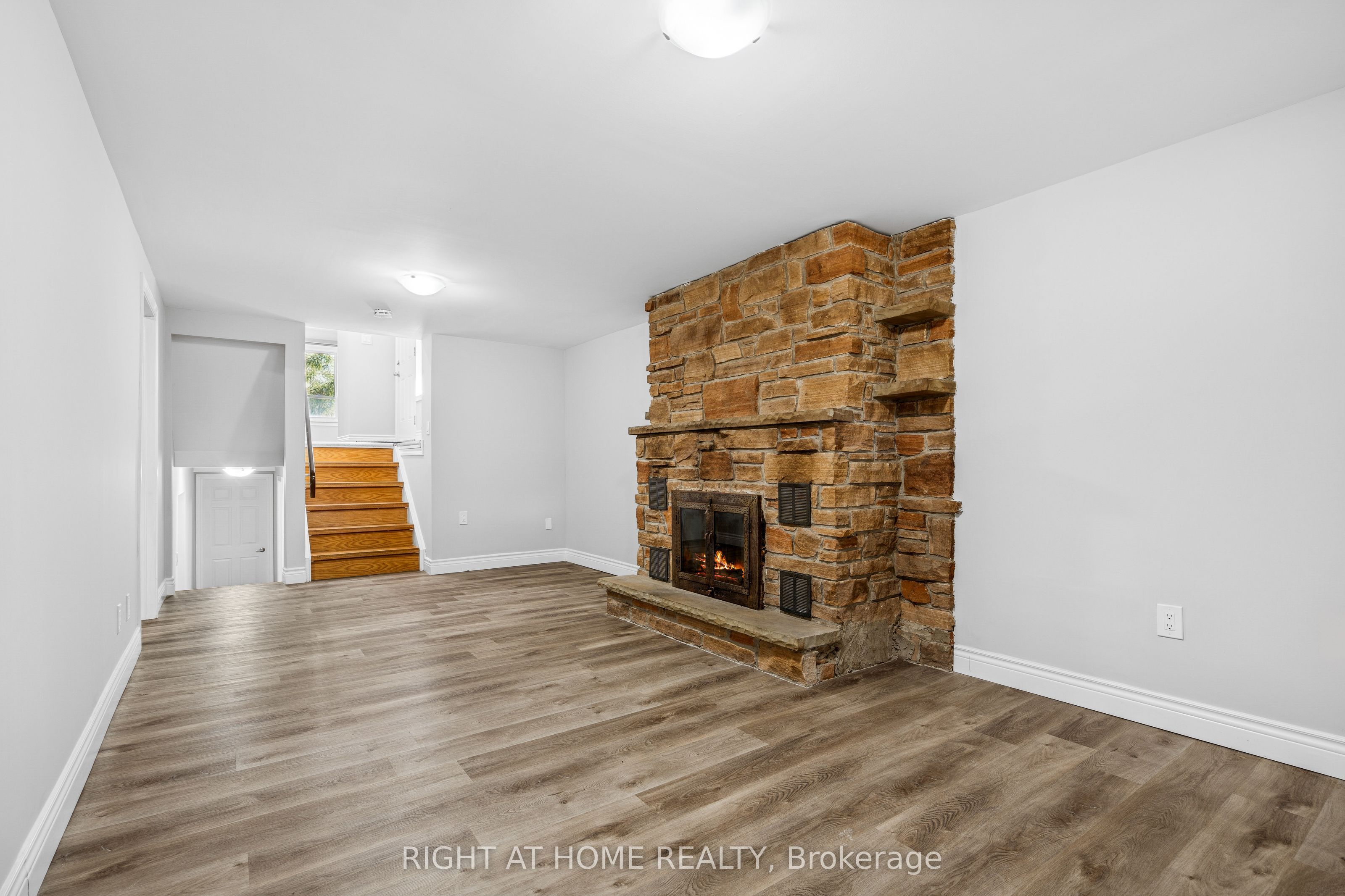 21 Ashdale Court