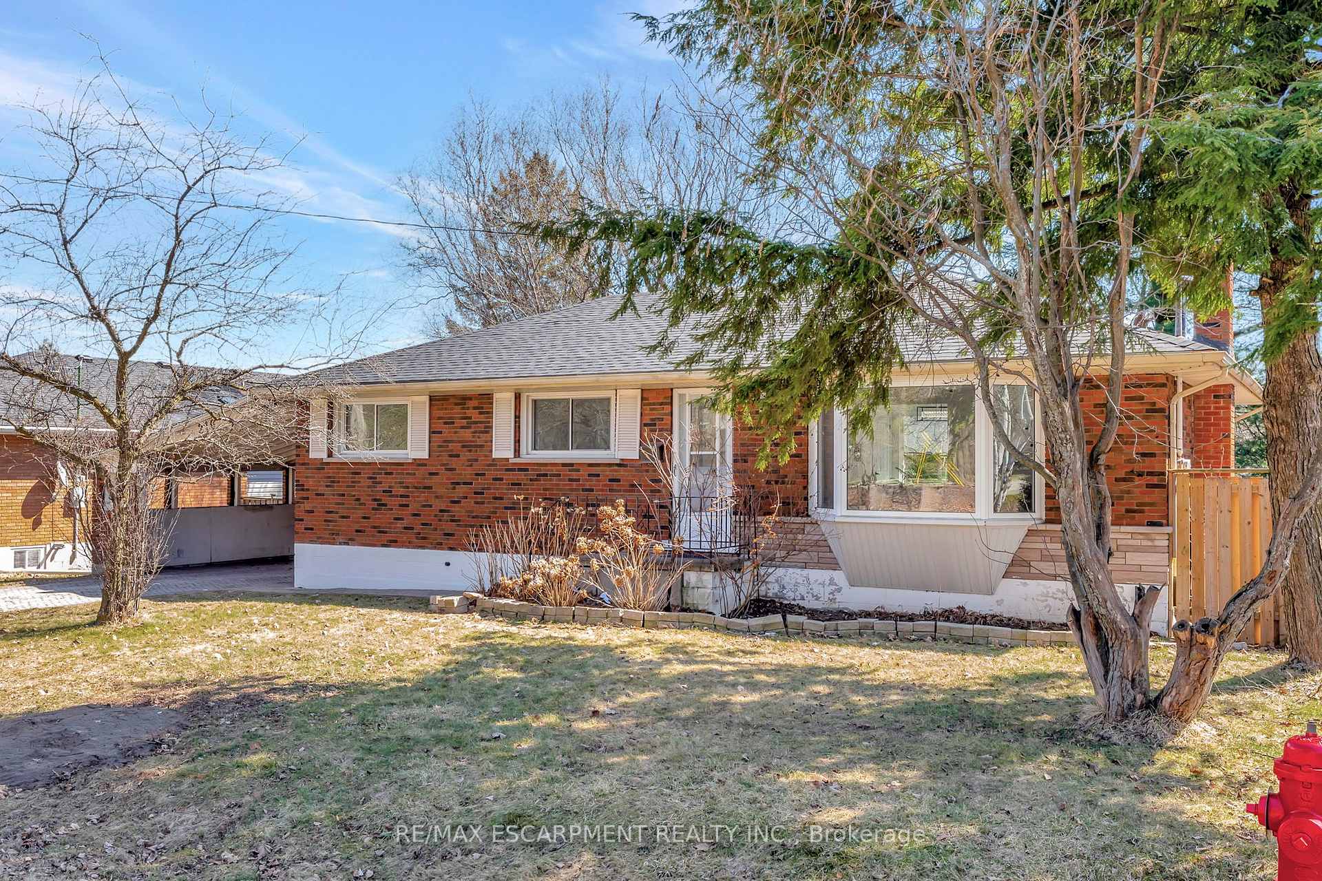 216 Sioux Road, Hamilton, ON L9G 1P8