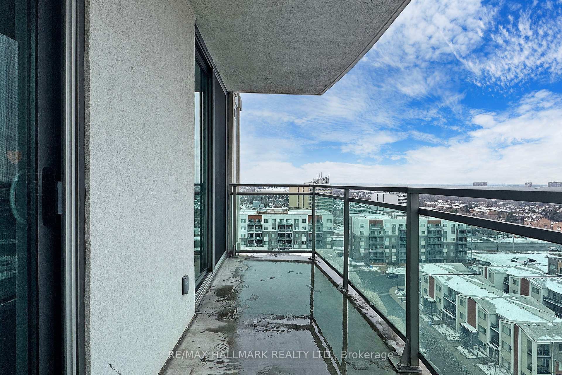 1 Bedroom Condo at 6 Rosebank,  Toronto For sale