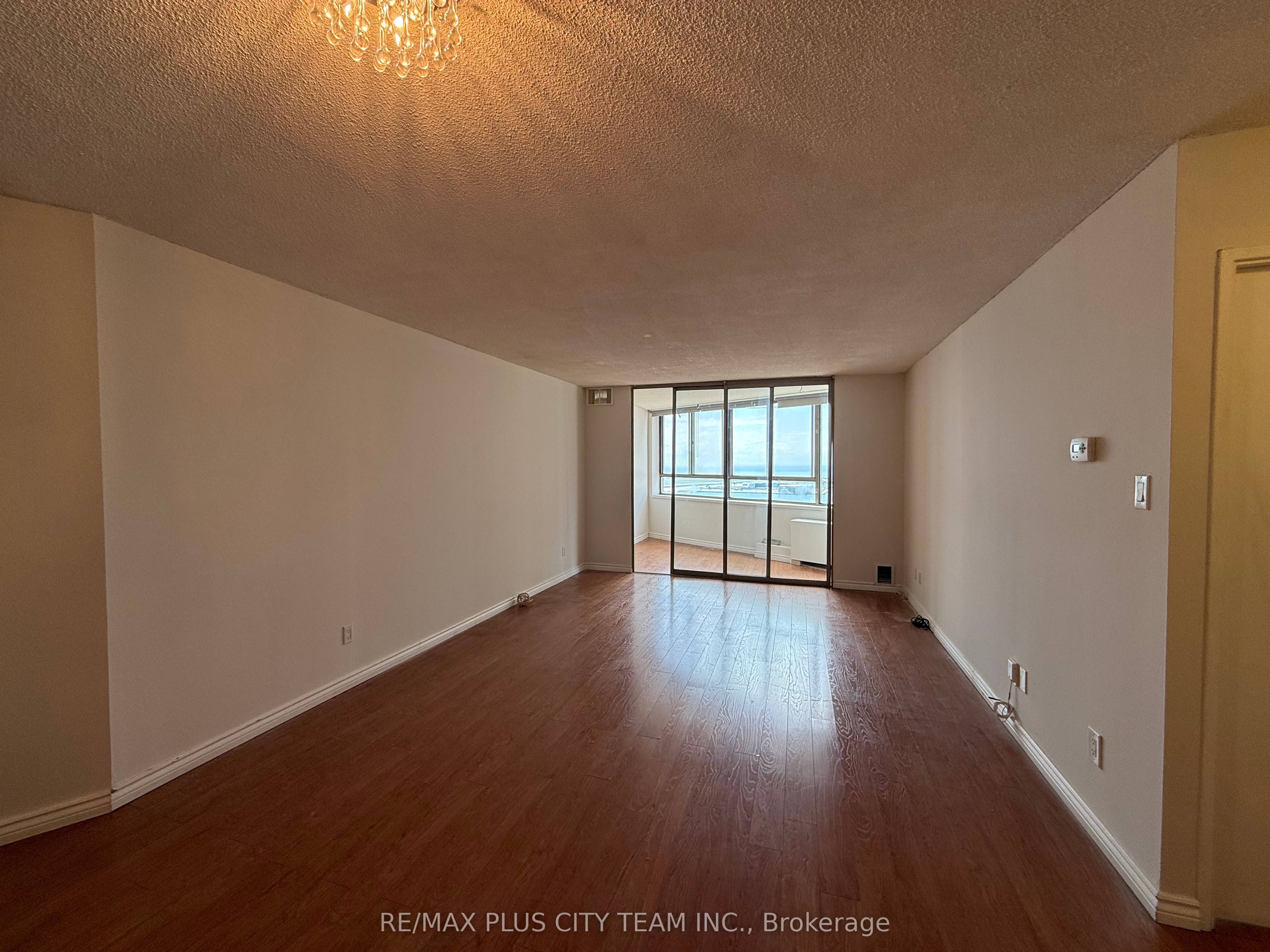 260 Queens Quay W, #2103