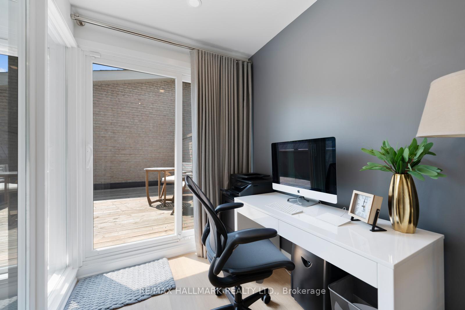 4 Bedrooms Condo at 95 Summerhill, Toronto For sale
