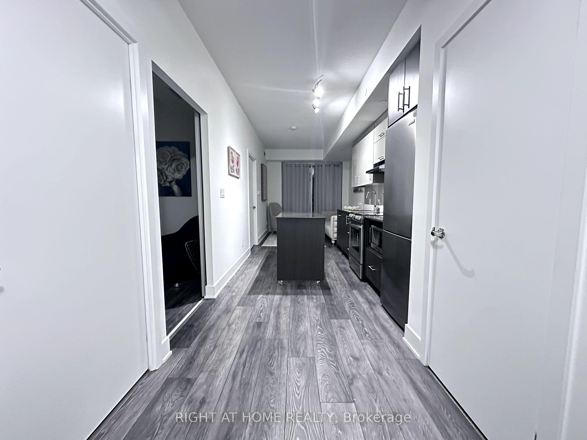2 Bedrooms Condo at 188 Fairview Mall, Toronto For sale