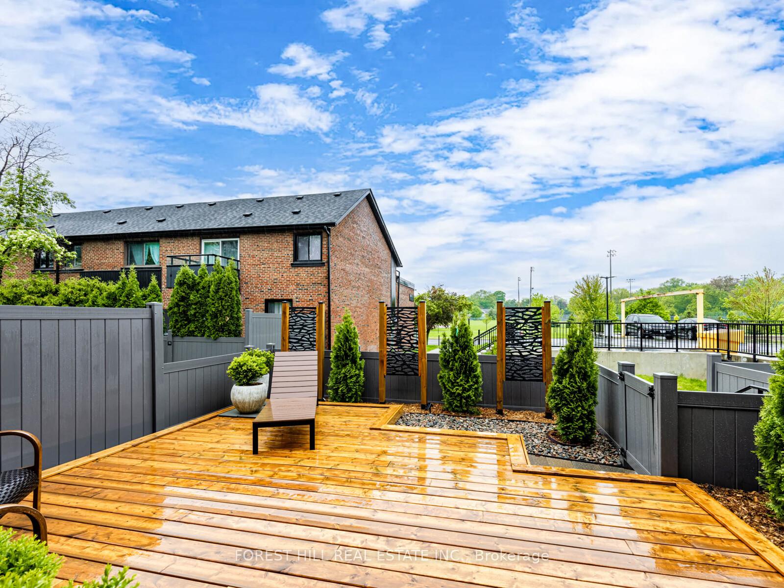 4 Bedrooms Condo at 51 Broadfield, Toronto For sale