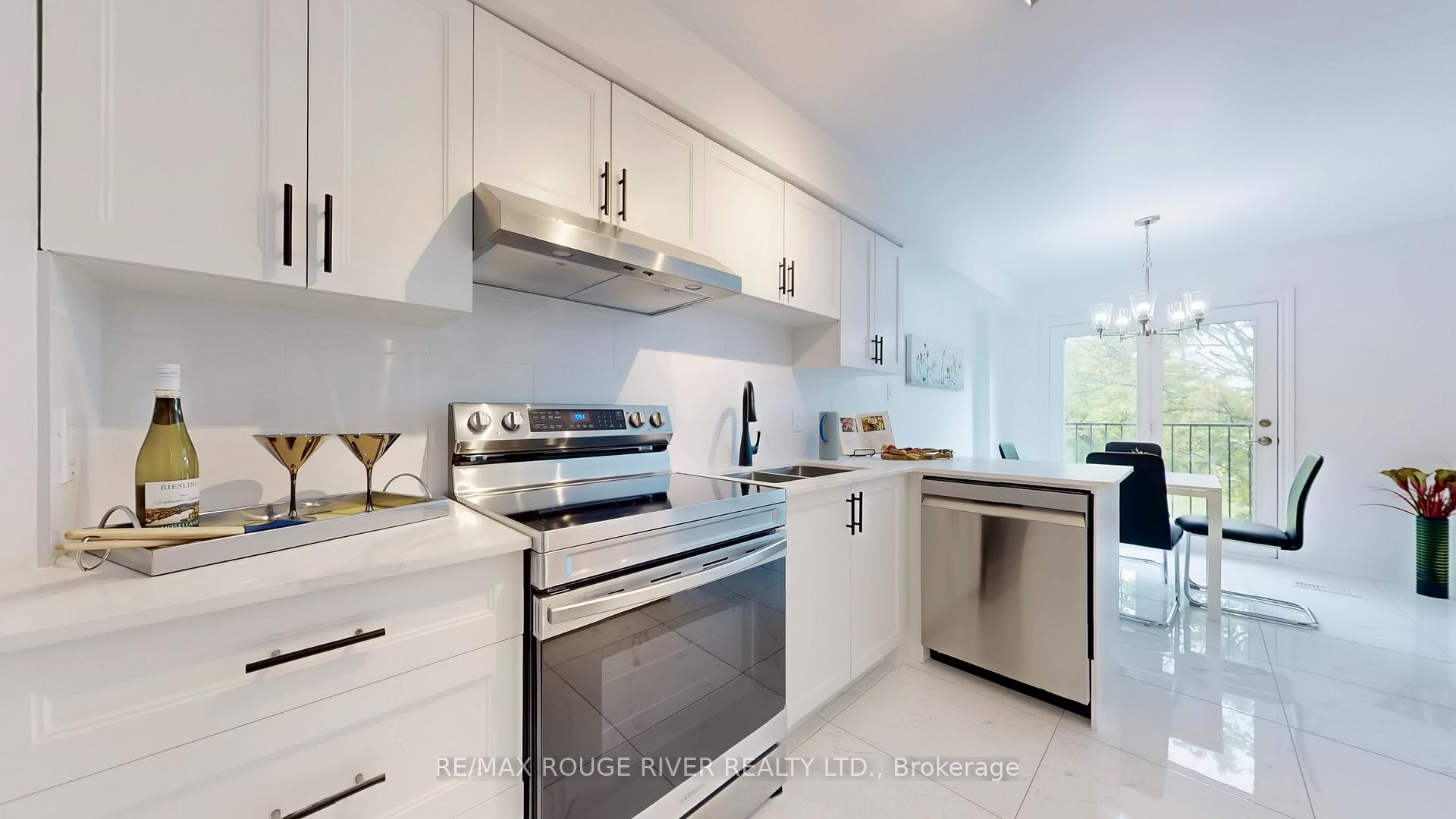 3 Bedrooms Condo at 2 Dowry, Toronto For sale