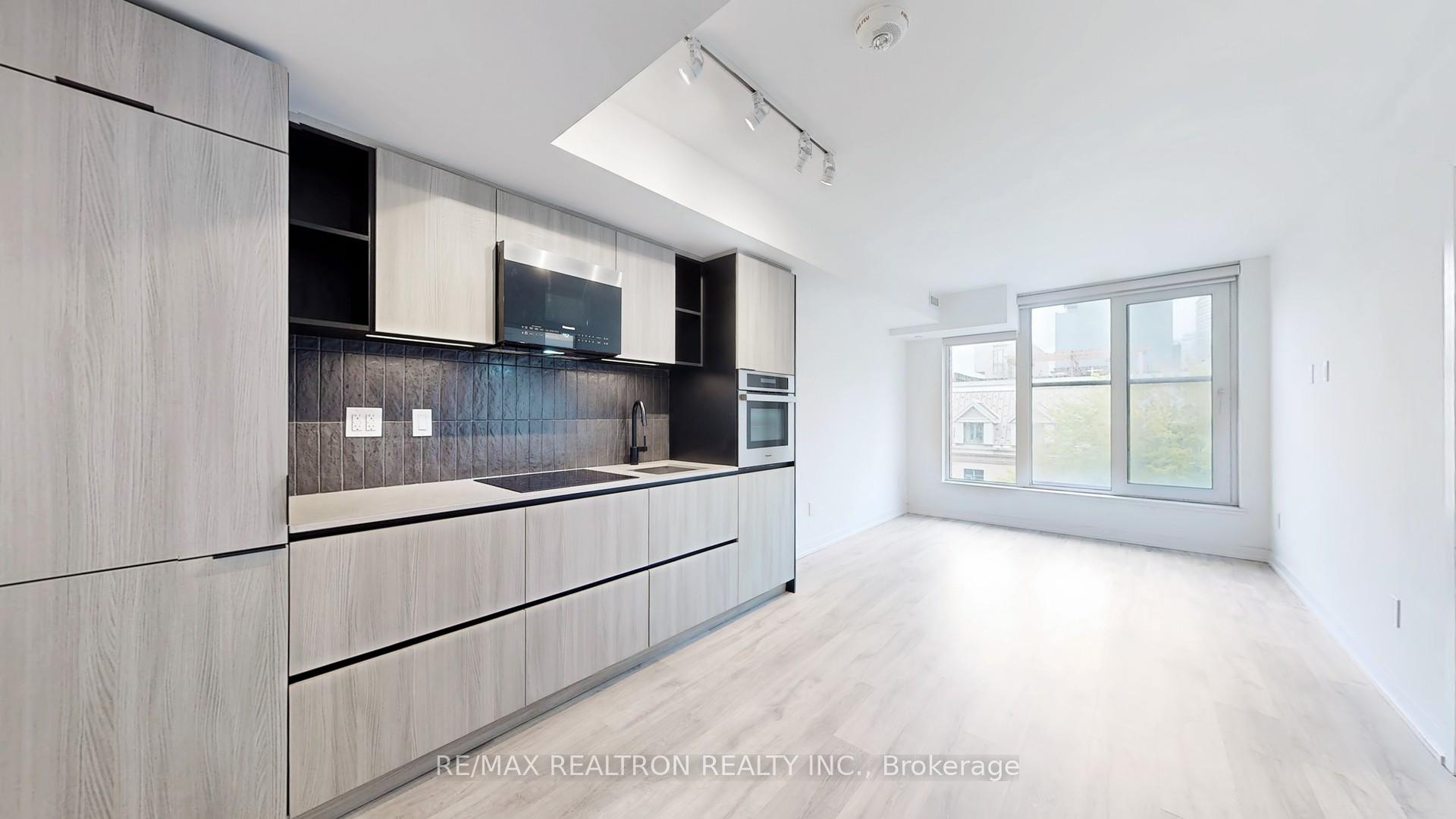 1 Bedroom Condo at 2 Augusta, Toronto For sale