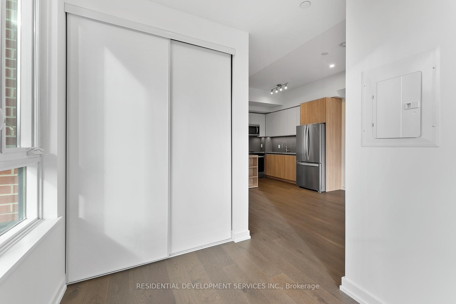 4 Bedrooms Condo at 15 Maryport, Toronto For sale