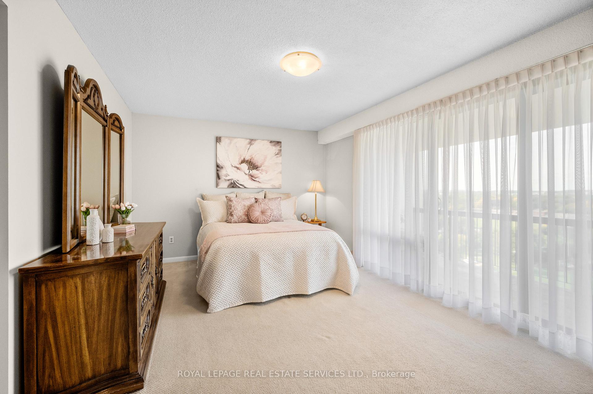 2 Bedrooms Condo at 2185 Marine,  Oakville For sale
