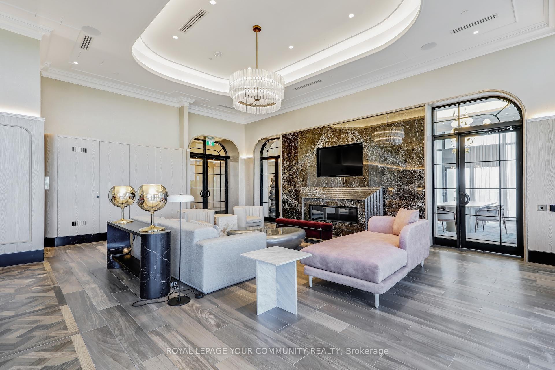 3 Bedrooms Condo at 10 Inn On The Park, Toronto For sale