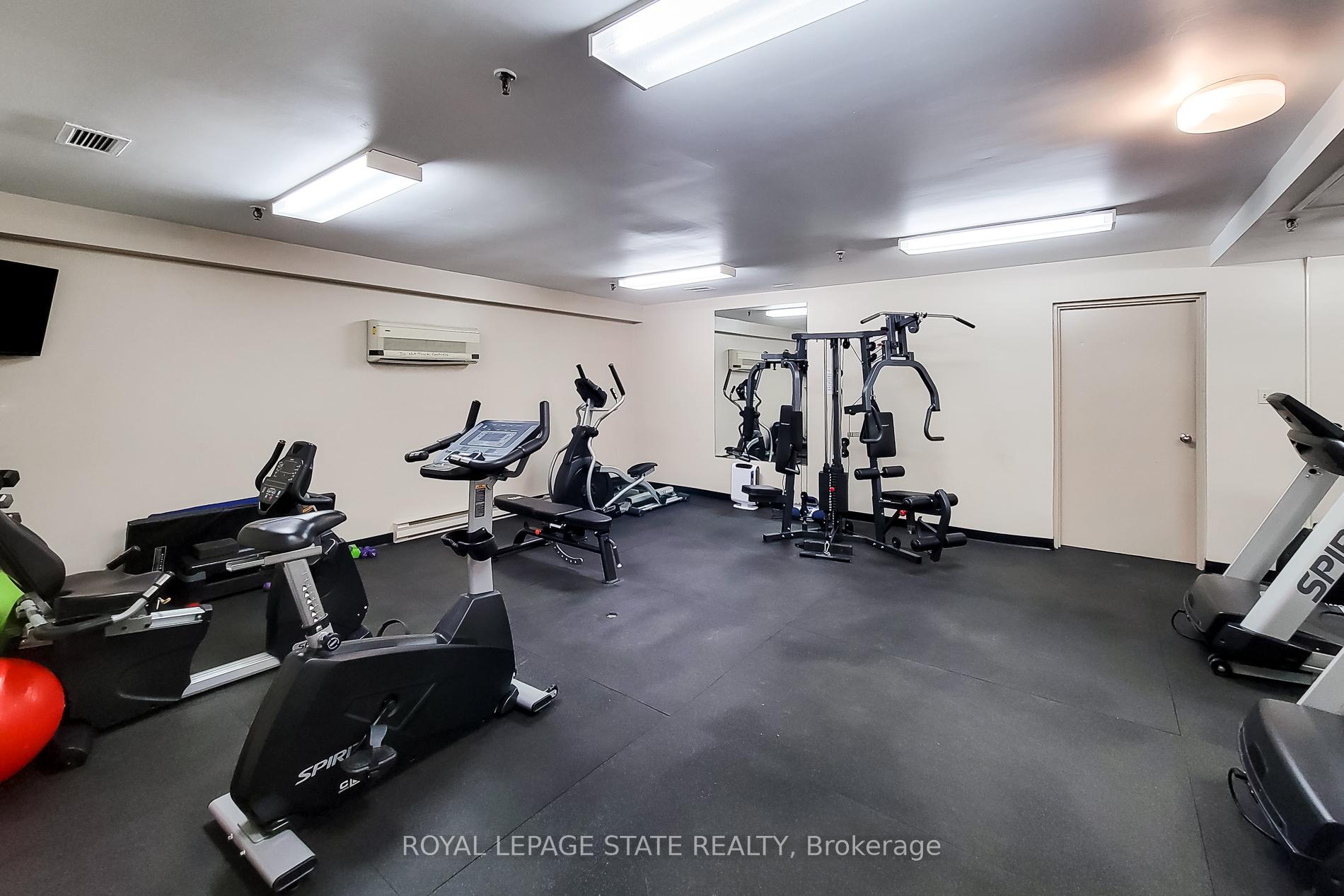 3 Bedrooms Condo at 301 Frances, Hamilton For sale