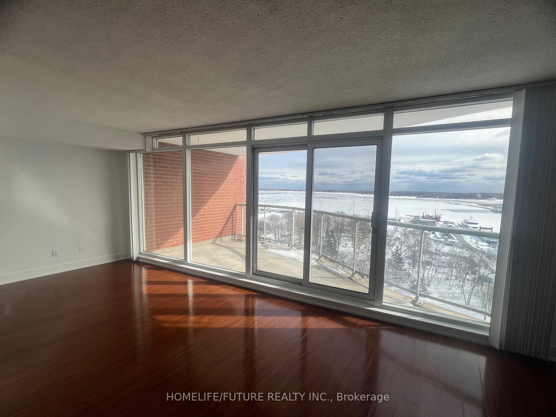 1 Bedroom Condo at 550 Queens,  Toronto For sale