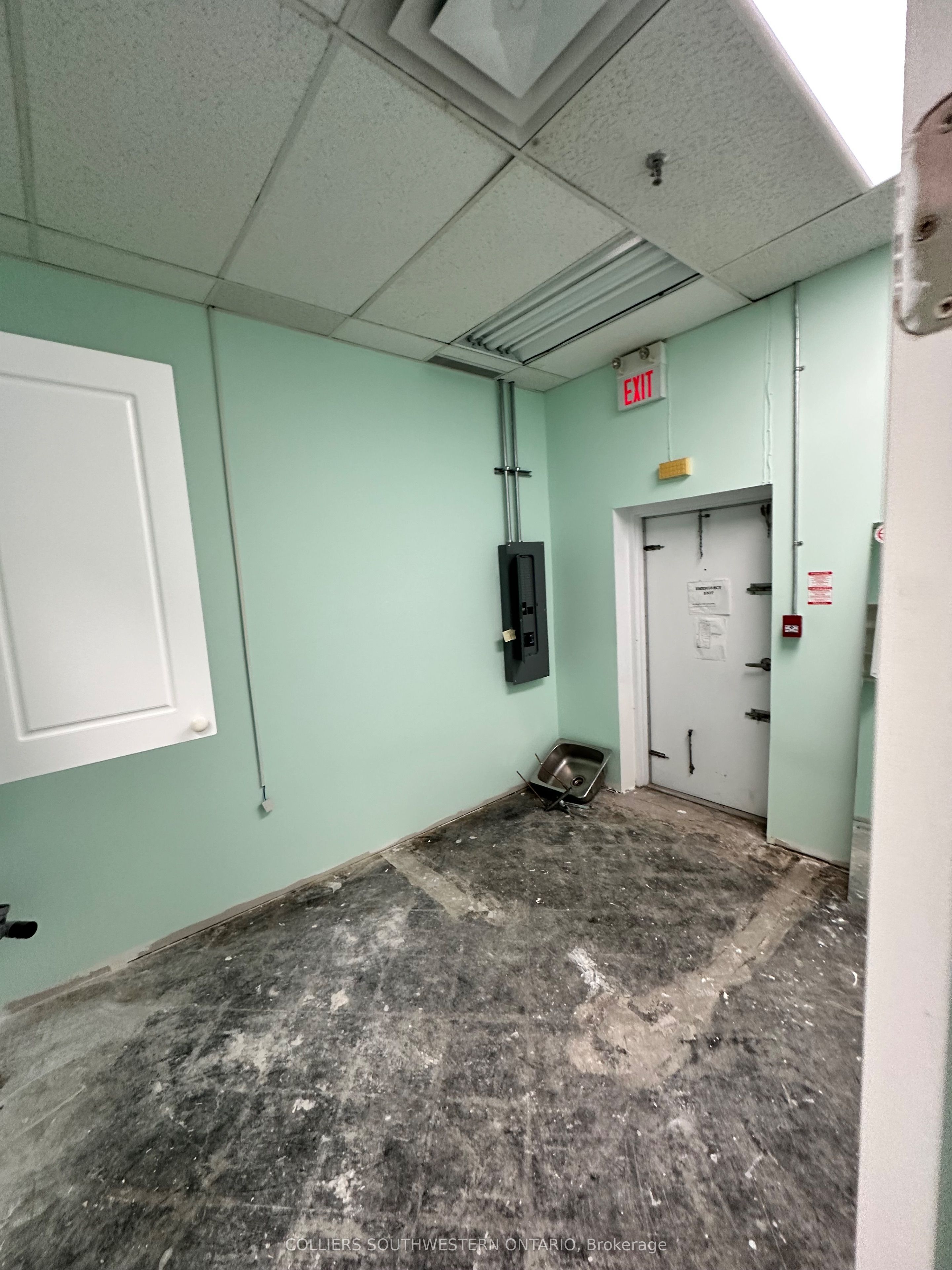 205 Oxford Street E, #C109