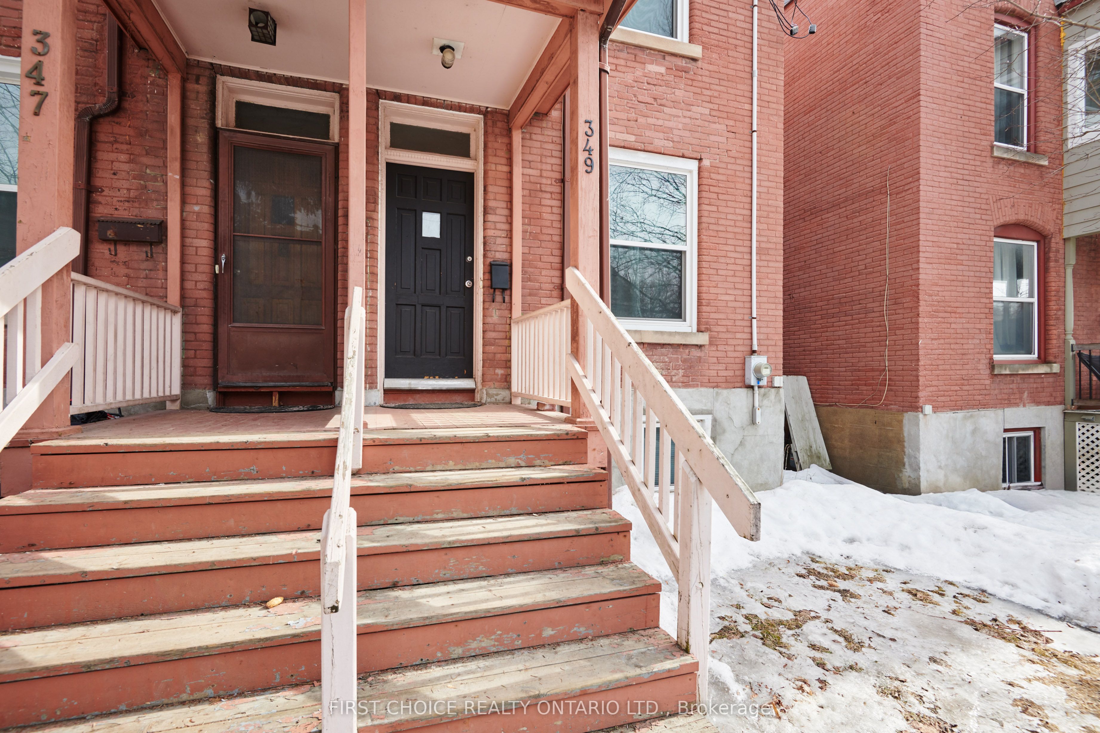 349 Chapel Street, LowerTownSandyHill, ON K1N 7Z5