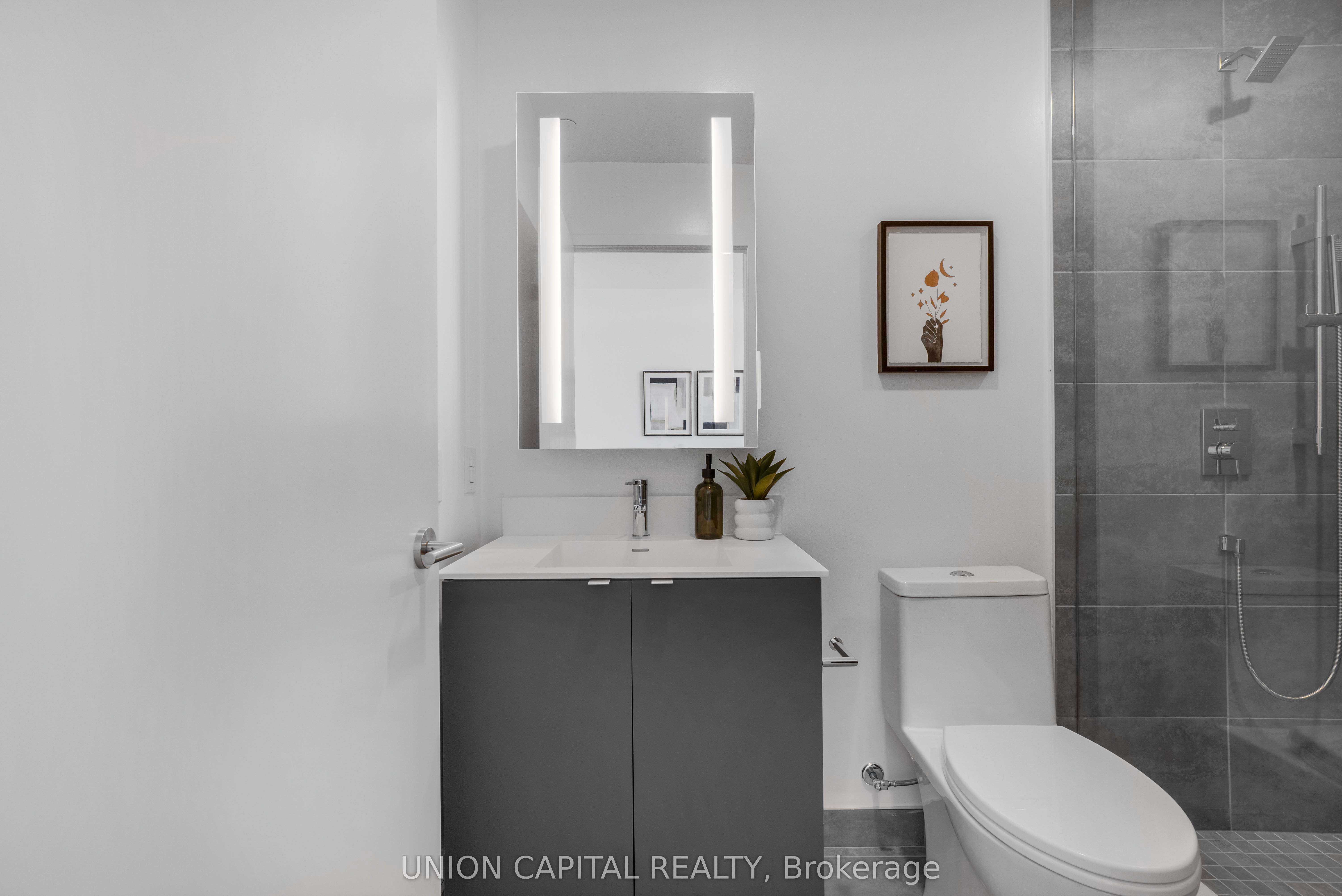 500 Dupont Street, #319