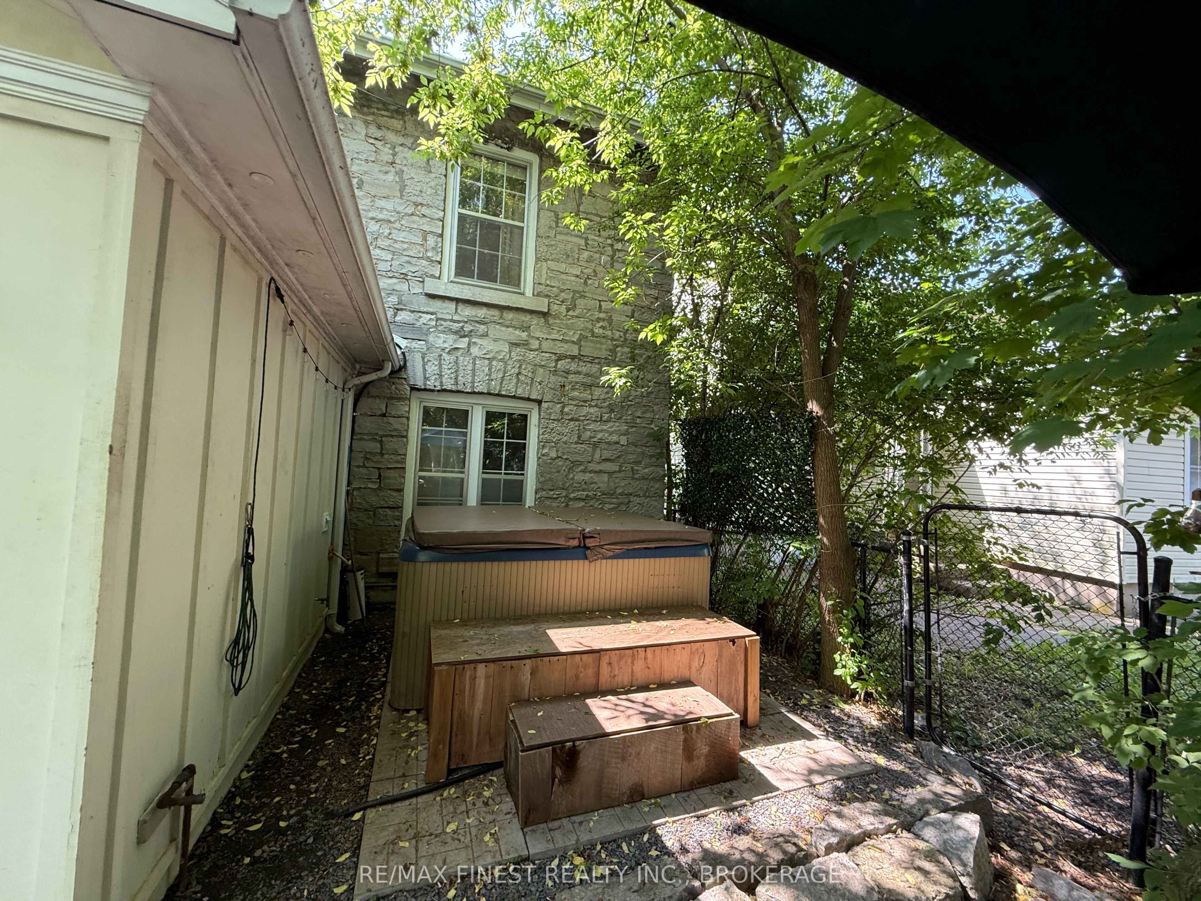 579 Union Street