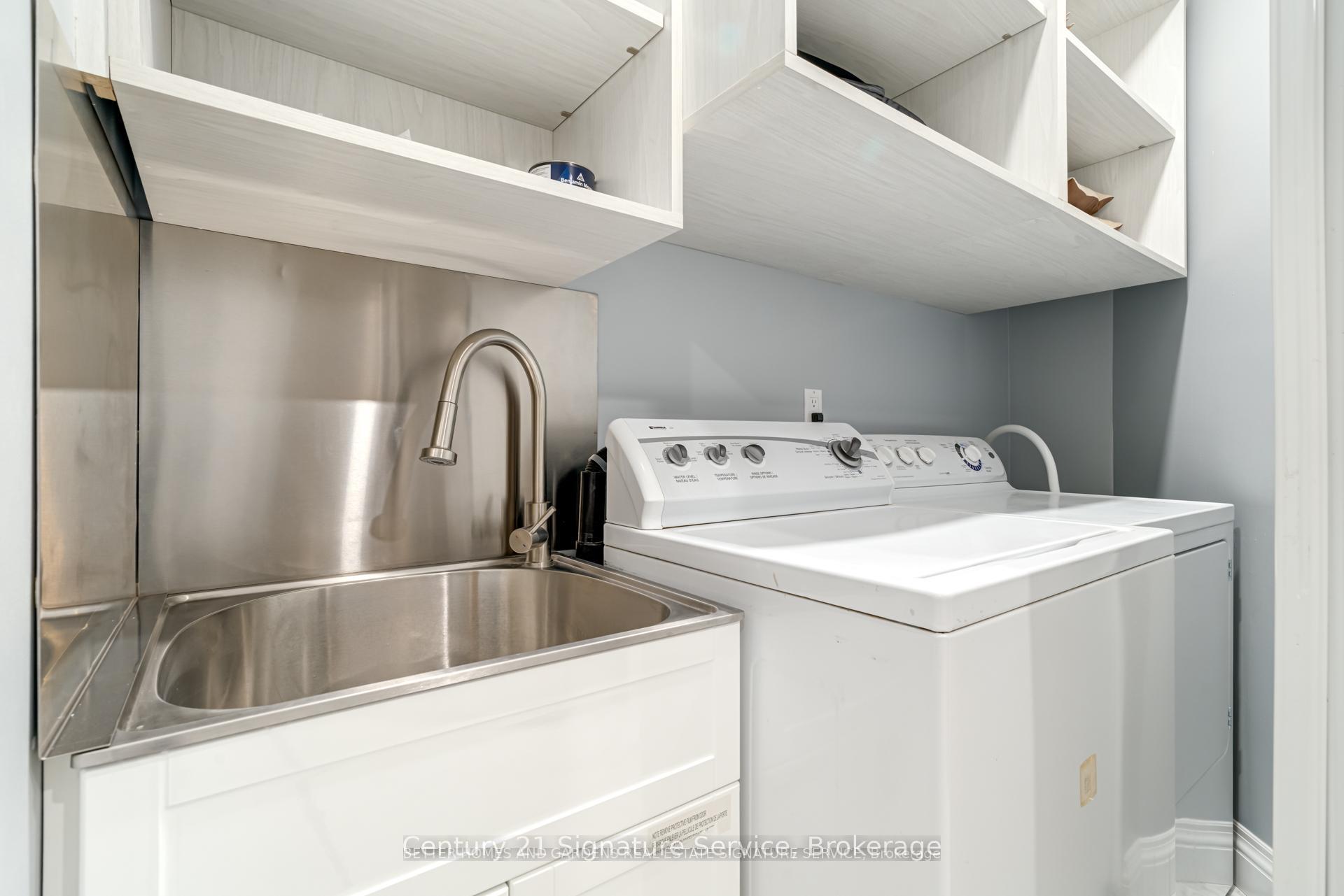 2 Bedrooms Condo at 2001 Bonnymede, Mississauga For sale