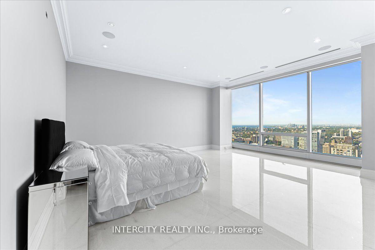 3 Bedrooms Condo at 50 Yorkville, Toronto For sale