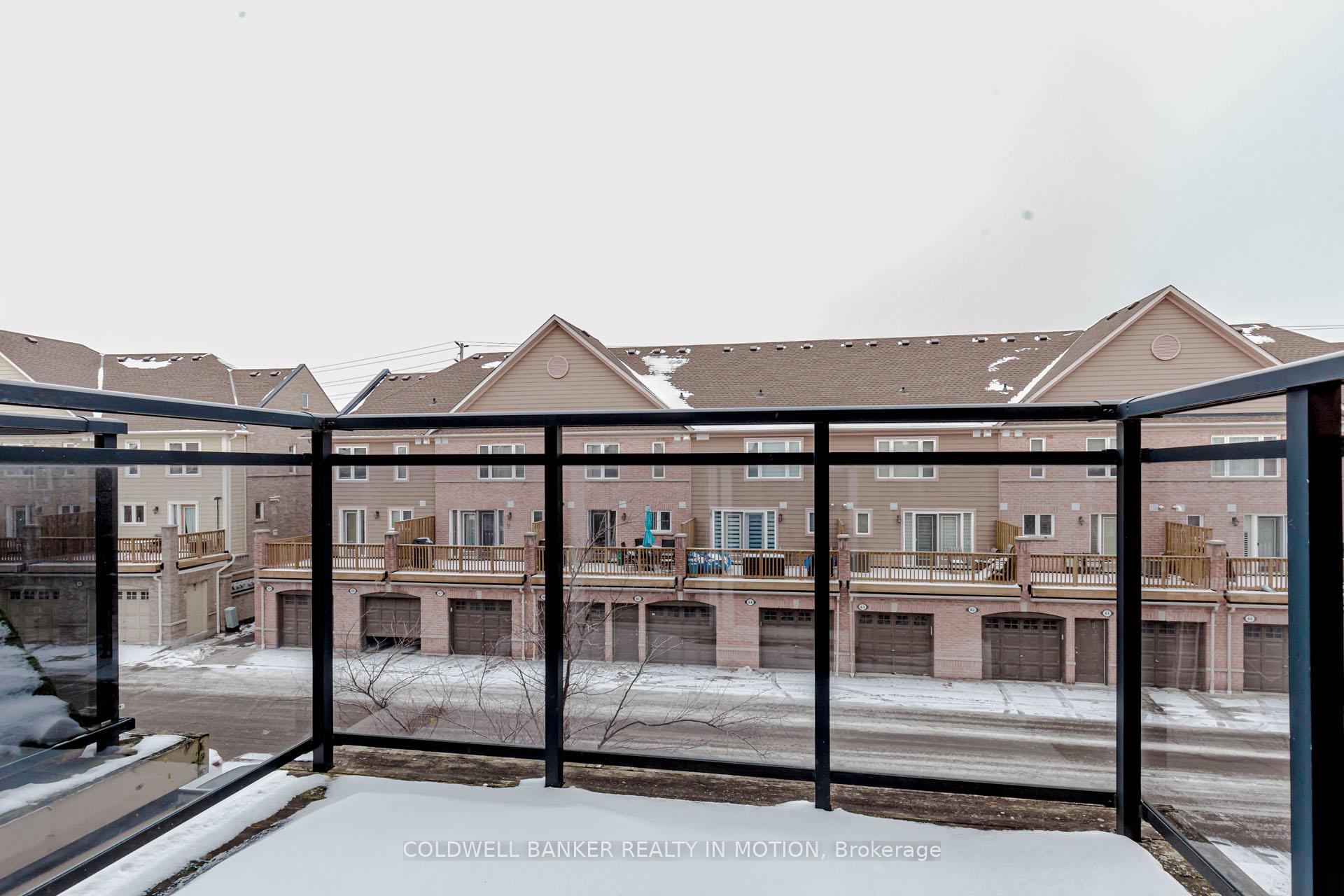 2 Bedrooms Condo at 4975 Southampton, Mississauga For sale
