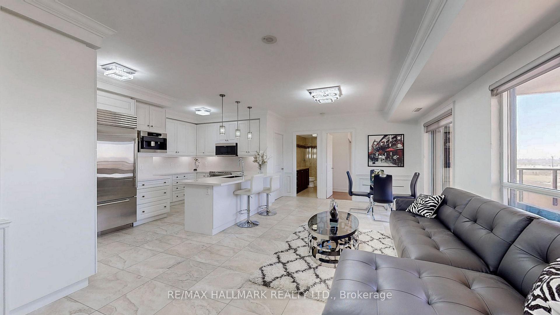 3 Bedrooms Condo at 9245 Jane, Vaughan For sale