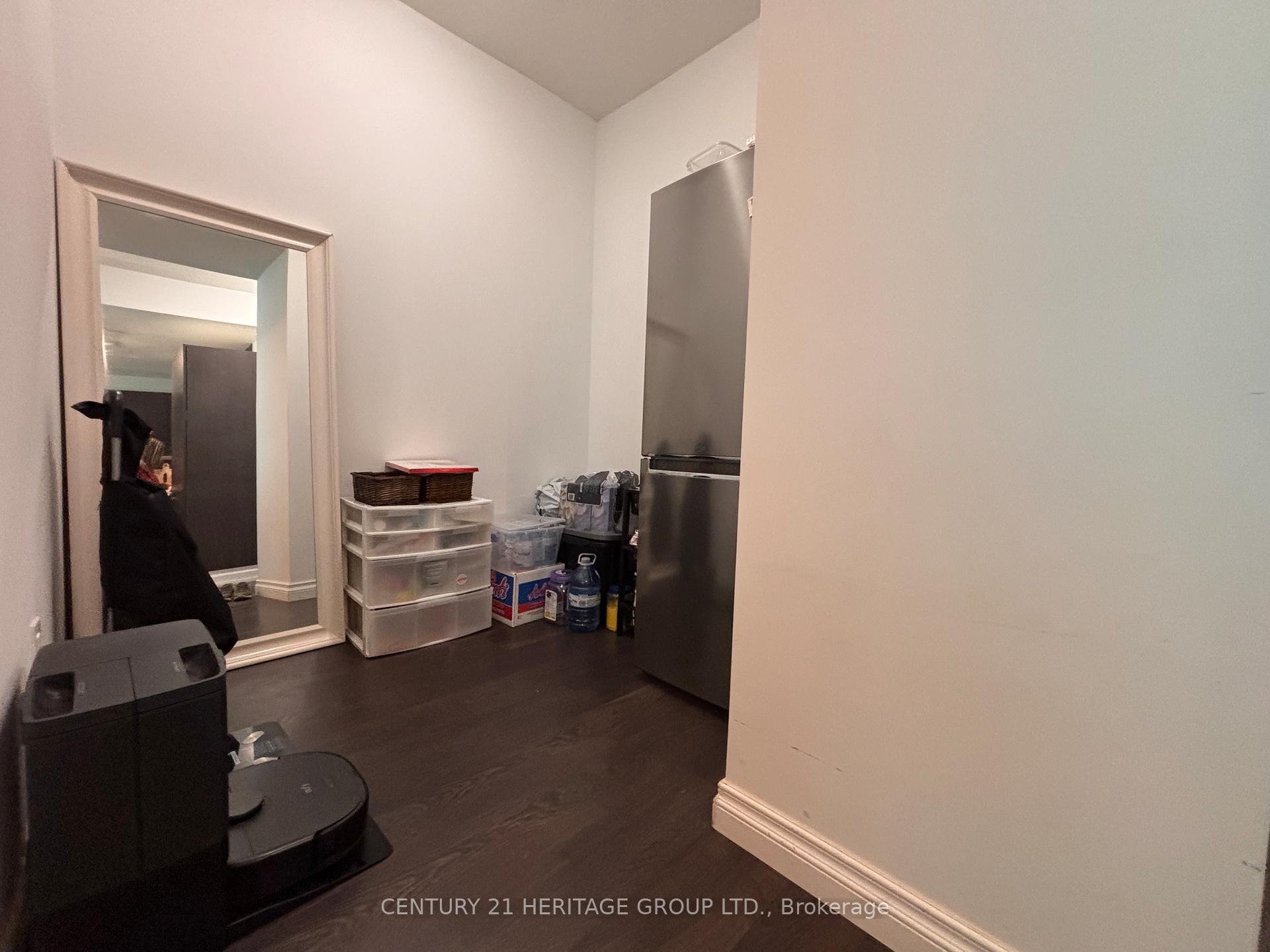 3 Bedrooms Condo at 9 Bogert, Toronto For sale