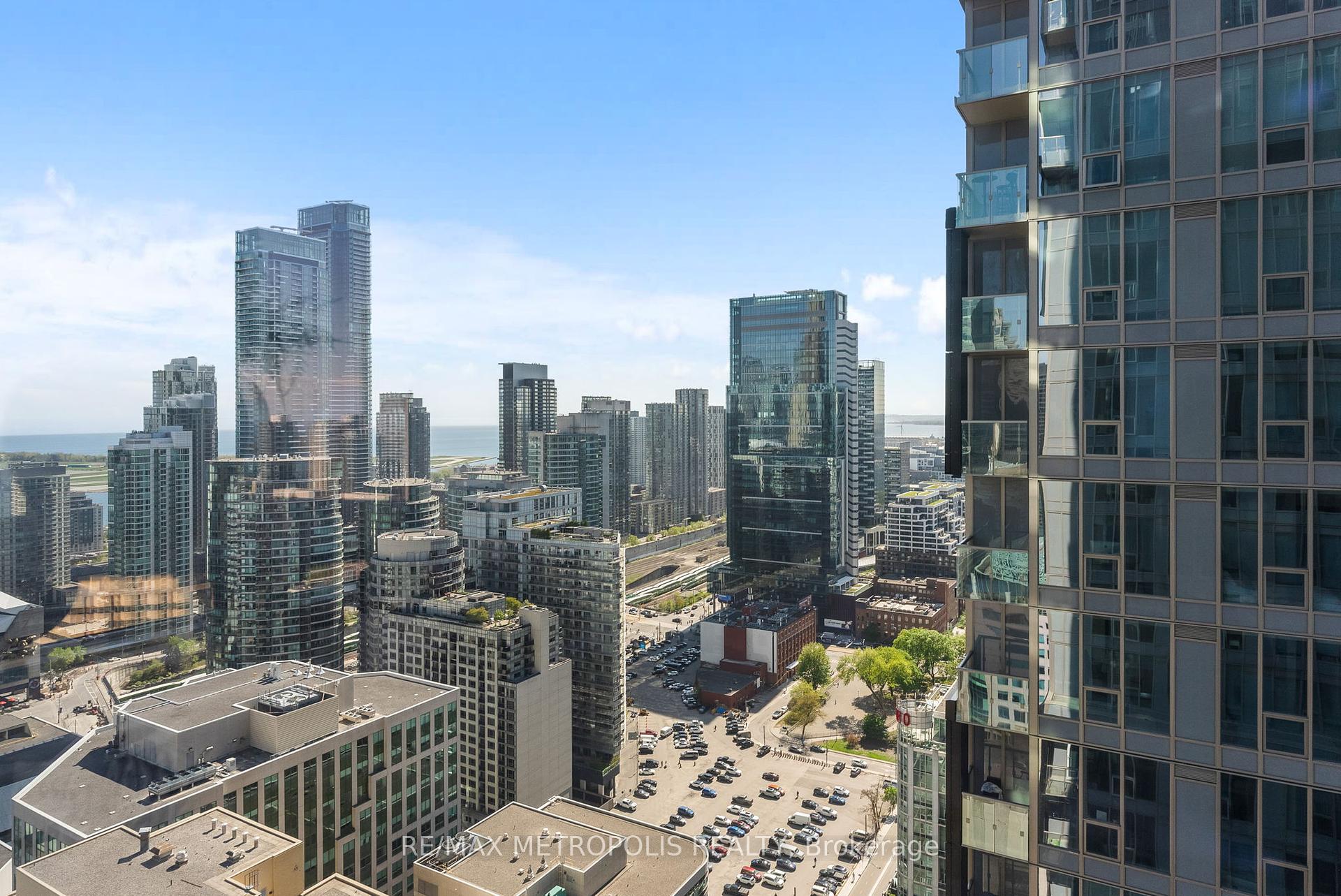 2 Bedrooms Condo at 15 Mercer, Toronto For sale