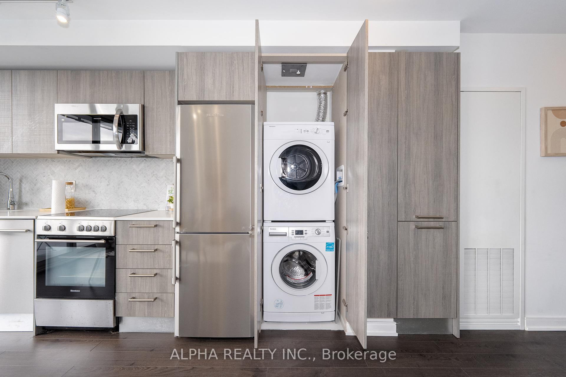 1 Bedroom Condo at 28 Wellesley,  Toronto For sale