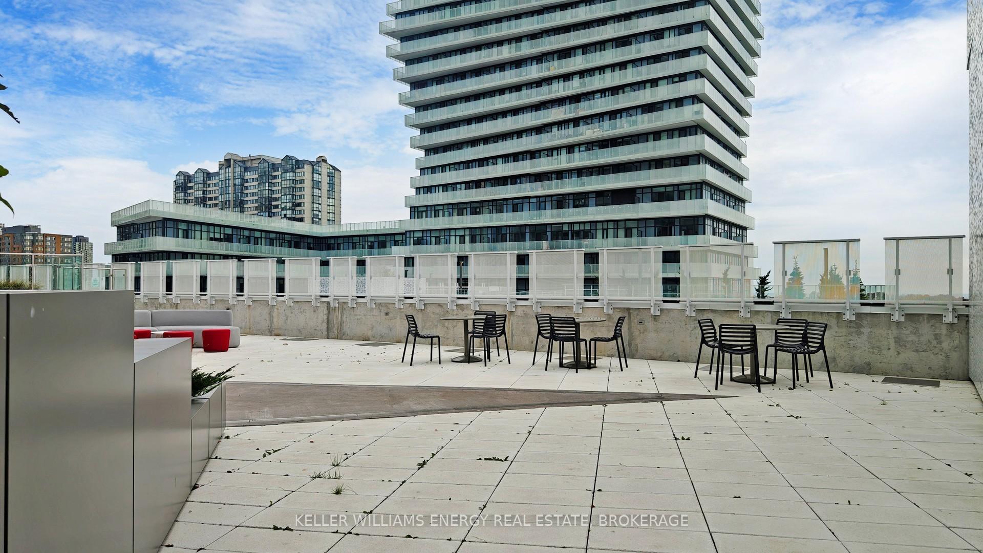 3 Bedrooms Condo at 3900 Confederation, Mississauga For sale