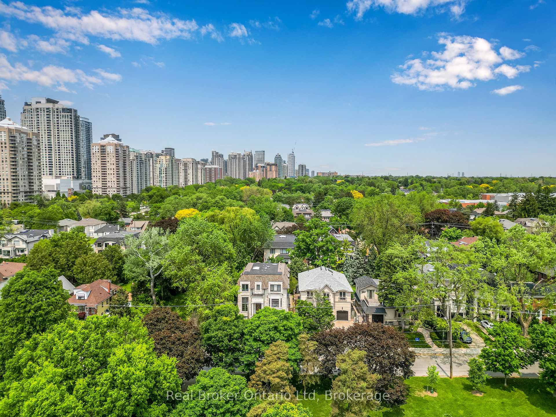 2 Bedrooms Condo at 10 Kenneth, Toronto For sale