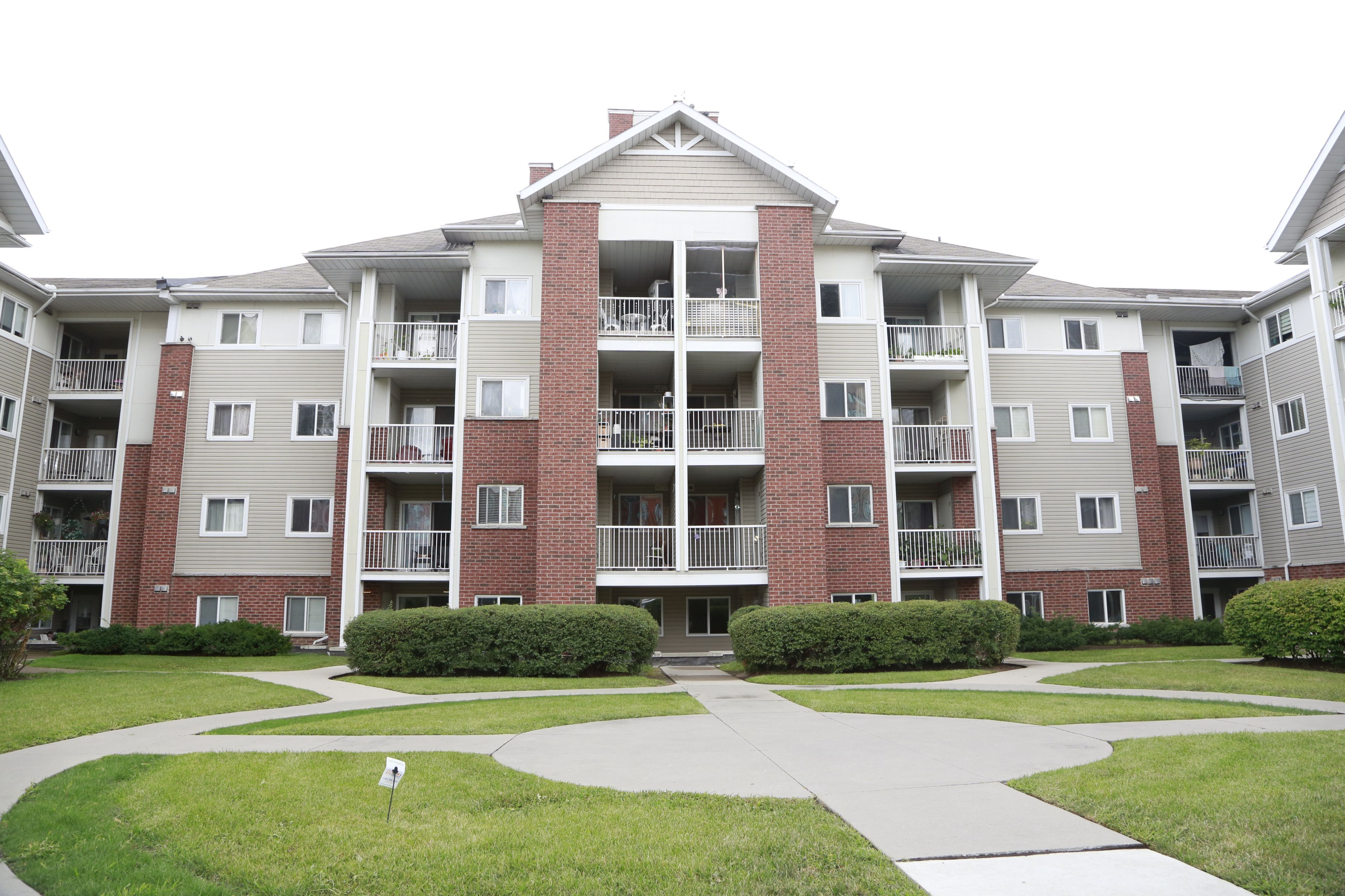 5225 Finch Avenue Unit# 329 Toronto E07 Ontario M1S 5W8