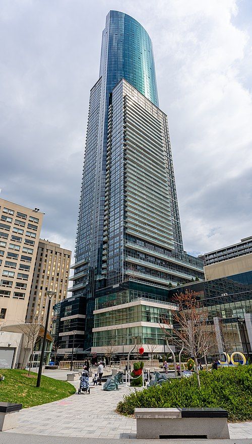 386 Yonge Street