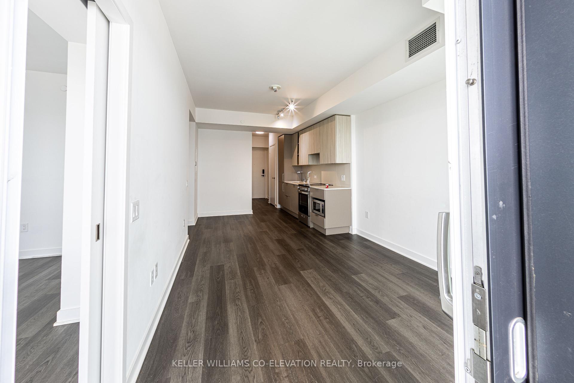 1 Bedroom Condo at 3900 Confederation, Mississauga For sale