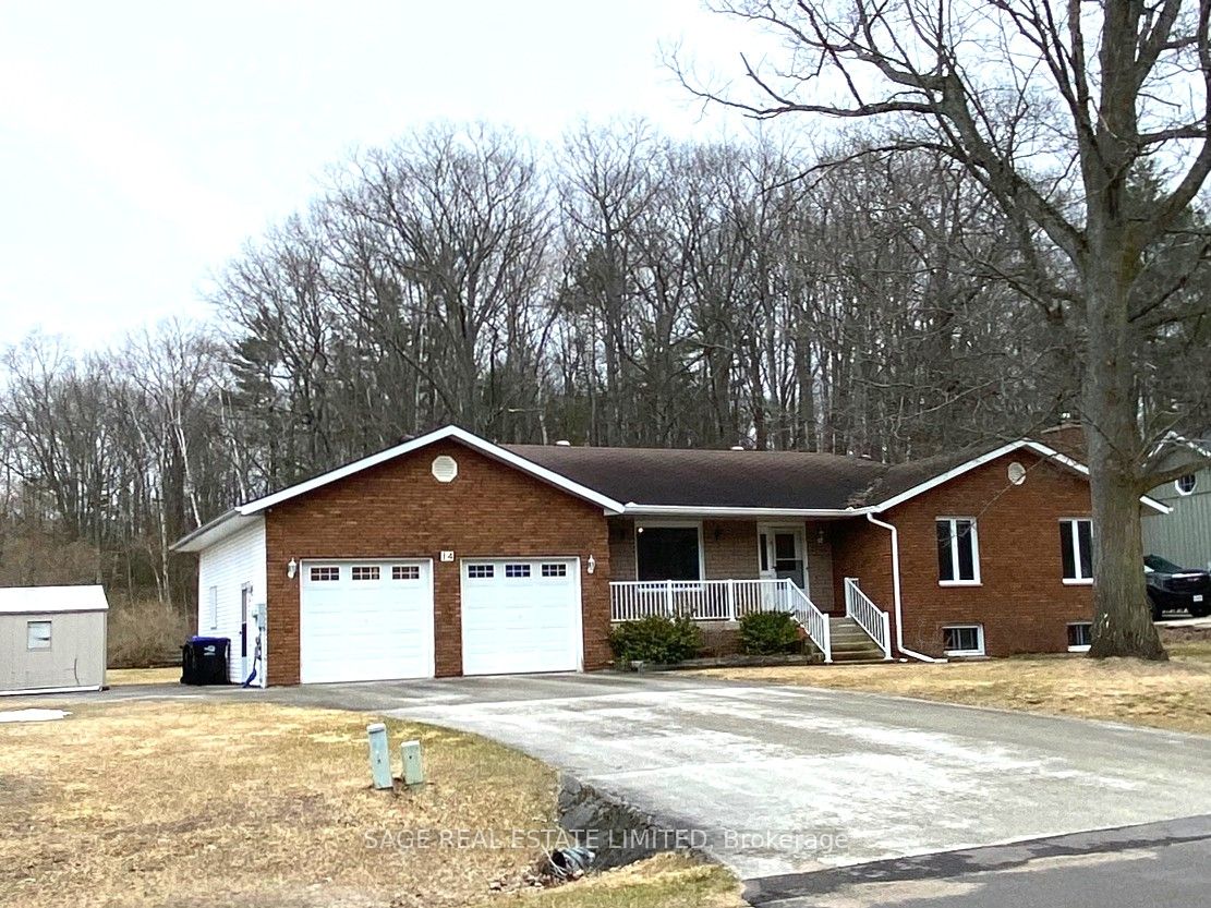 14 Longdale Road, Wasaga Beach, ON L9Z 1S6