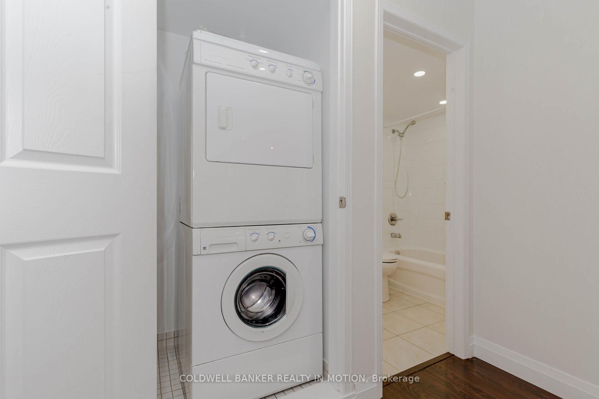 2 Bedrooms Condo at 4975 Southampton, Mississauga For sale