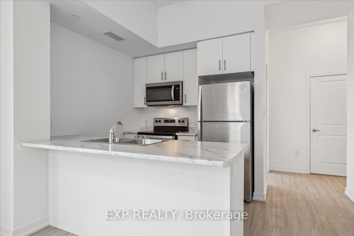 2 Bedrooms Condo at 450 Dundas,  Hamilton For sale